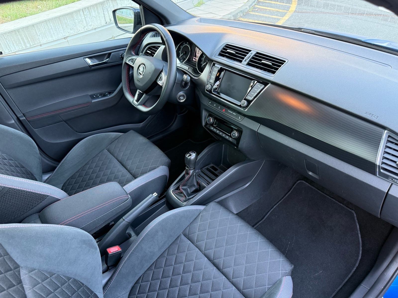 Škoda Fabia 1.0TSI MONTE CARLO 63000km! Navigacija,radar,stakleni krov, fotografija 10