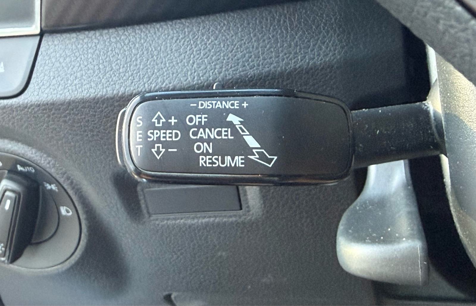 Škoda Fabia 1.0TSI MONTE CARLO 63000km! Navigacija,radar,stakleni krov, fotografija 19