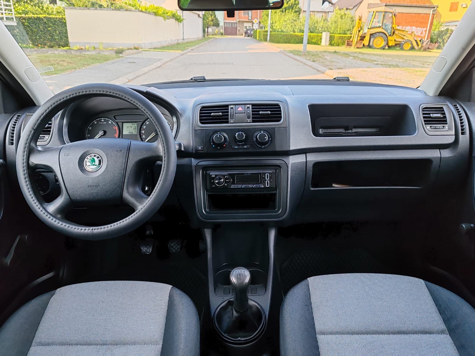 Škoda Fabia 1,2, 2008g, reg godinu dana, 195000 km, fotografija 15