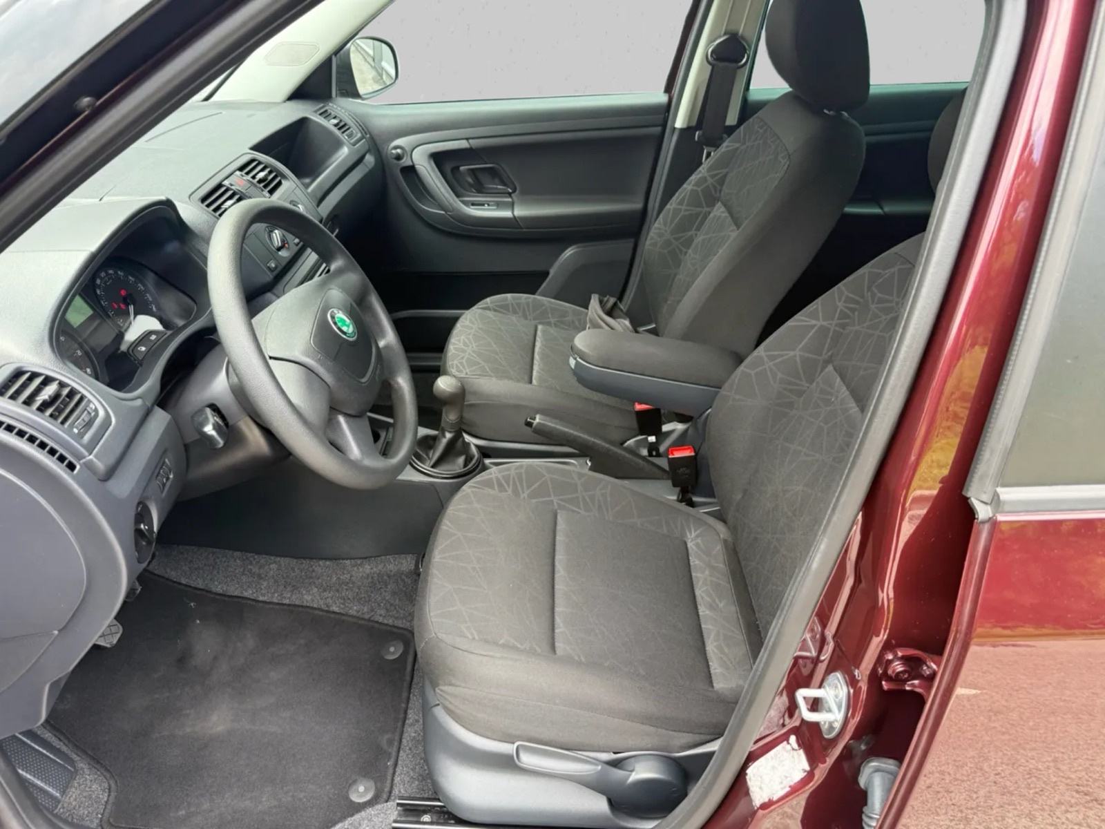 Škoda Fabia 1,2 Family * 26,000km * NOVOO * HR AUTO * ISPIS KM *, fotografija 7