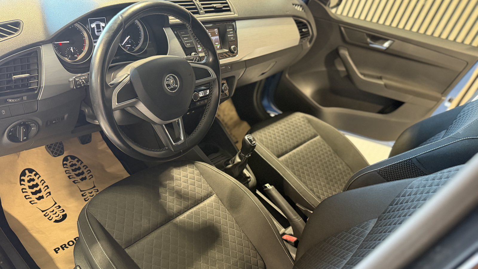 Škoda Fabia 1,4 TDI EDITION *RADAR - TEMPOMAT - 12/24 MJ JAMSTVO*, fotografija 19