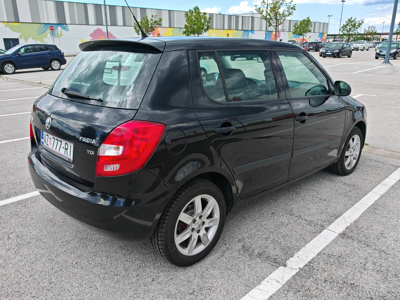 Škoda Fabia 1,6 TDI KLIMA, fotografija 3