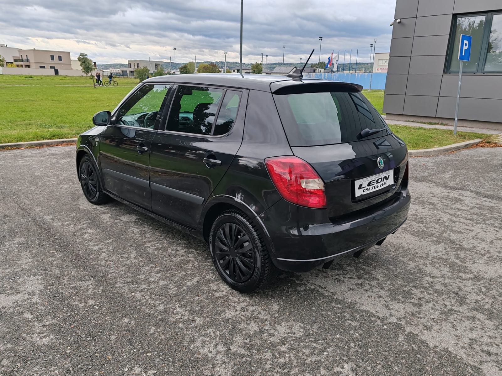 Škoda Fabia 1,6 TDI MONTE-CARLO , 2011G. 213000 KARTICE 24/36 RATA, fotografija 7