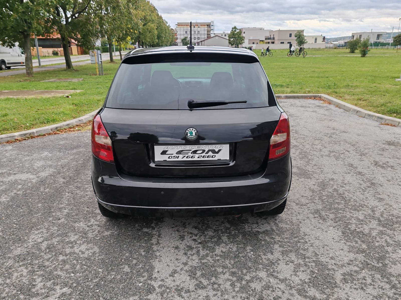 Škoda Fabia 1,6 TDI MONTE-CARLO , 2011G. 213000 KARTICE 24/36 RATA, fotografija 6
