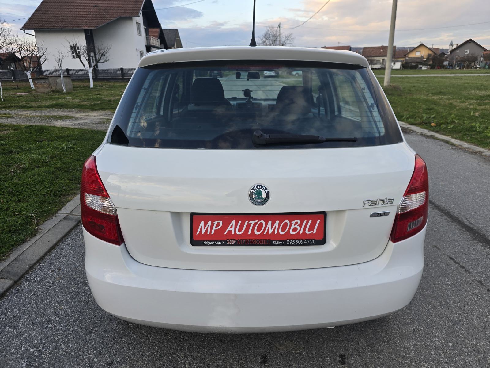 Škoda Fabia 1,6 TDI-2012god.mod-KLIMA-151tkm,1.vlasnica,KARTICE, fotografija 6