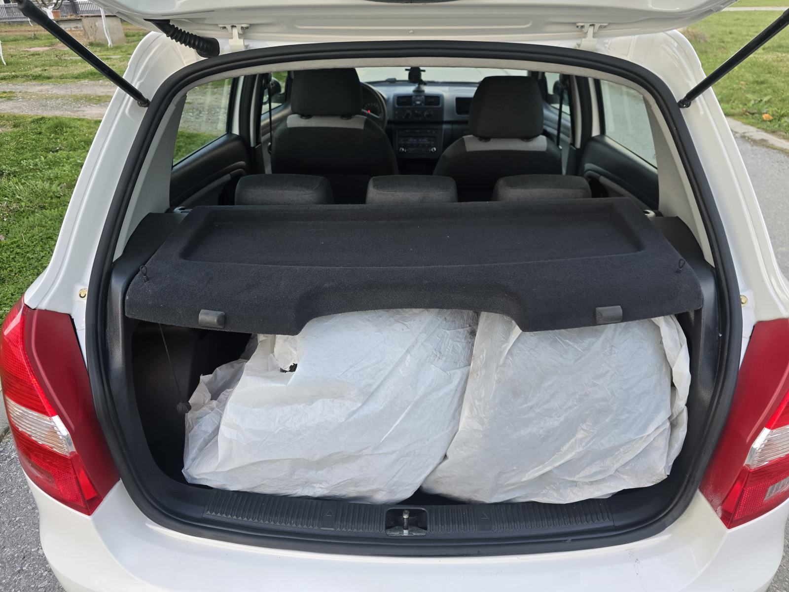 Škoda Fabia 1,6 TDI-2012god.mod-KLIMA-151tkm,1.vlasnica,KARTICE, fotografija 7