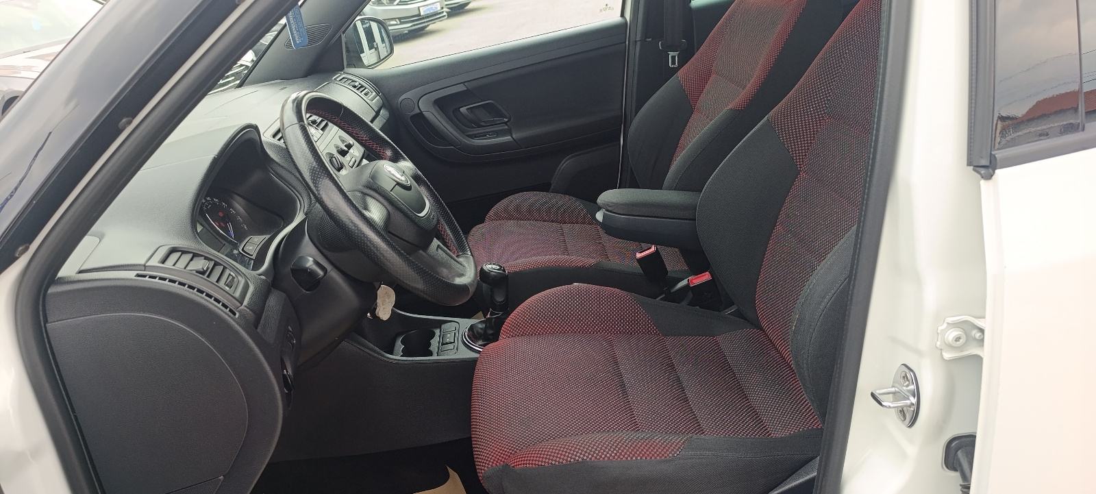 Škoda Fabia 1,6 TDI 90KS ✅MONTE CARLO OPREMA✅, fotografija 13