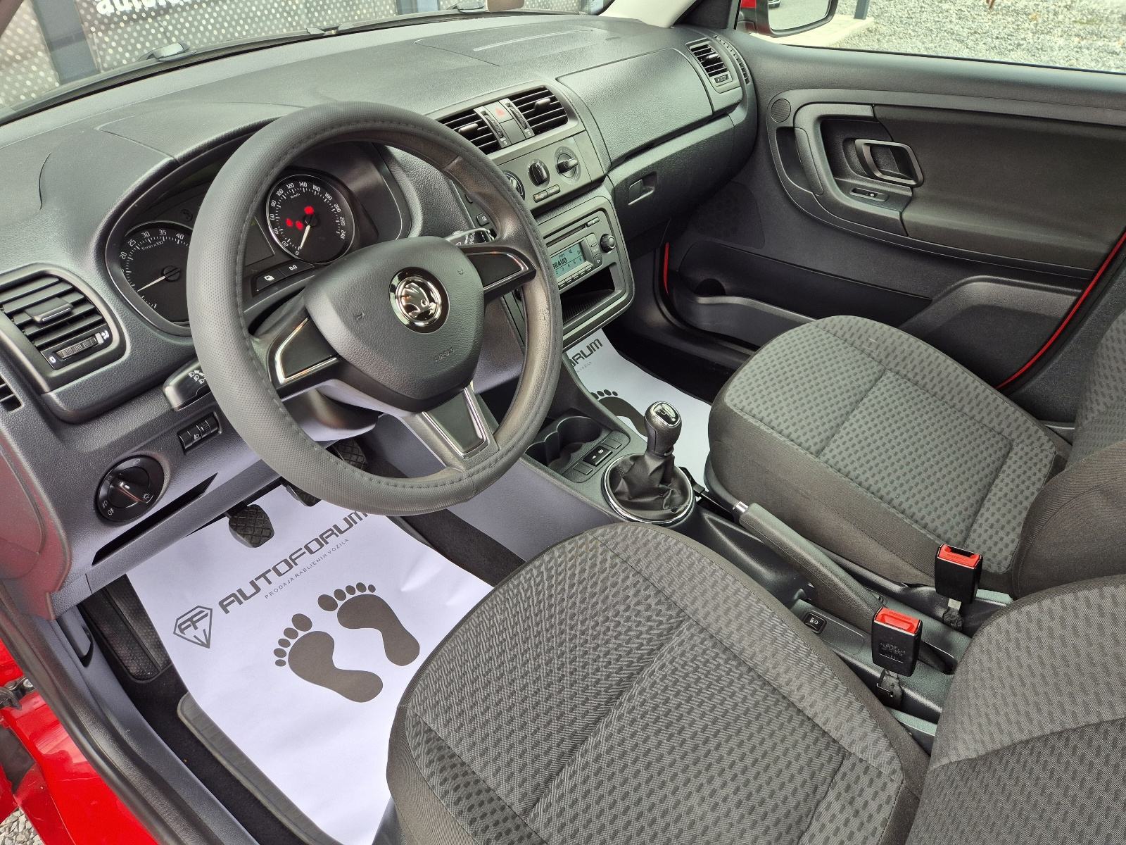 Škoda Fabia 1,6 TDI ** KLIMA , REG 11/2026 , NA IME KUPCA **, fotografija 9