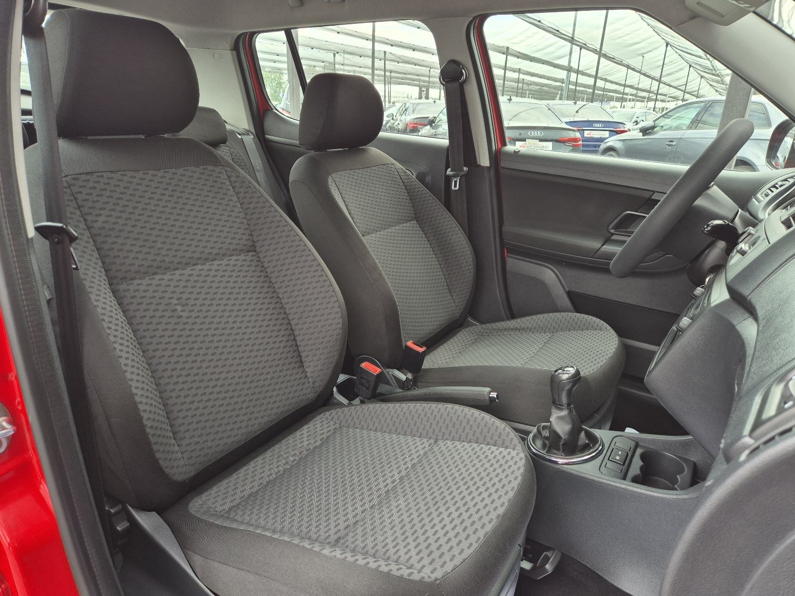 Škoda Fabia 1,6 TDI ** KLIMA , REG 11/2026 , NA IME KUPCA **, fotografija 16