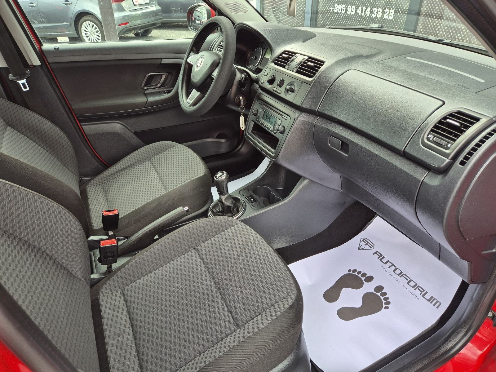 Škoda Fabia 1,6 TDI ** KLIMA , REG 11/2026 , NA IME KUPCA **, fotografija 14
