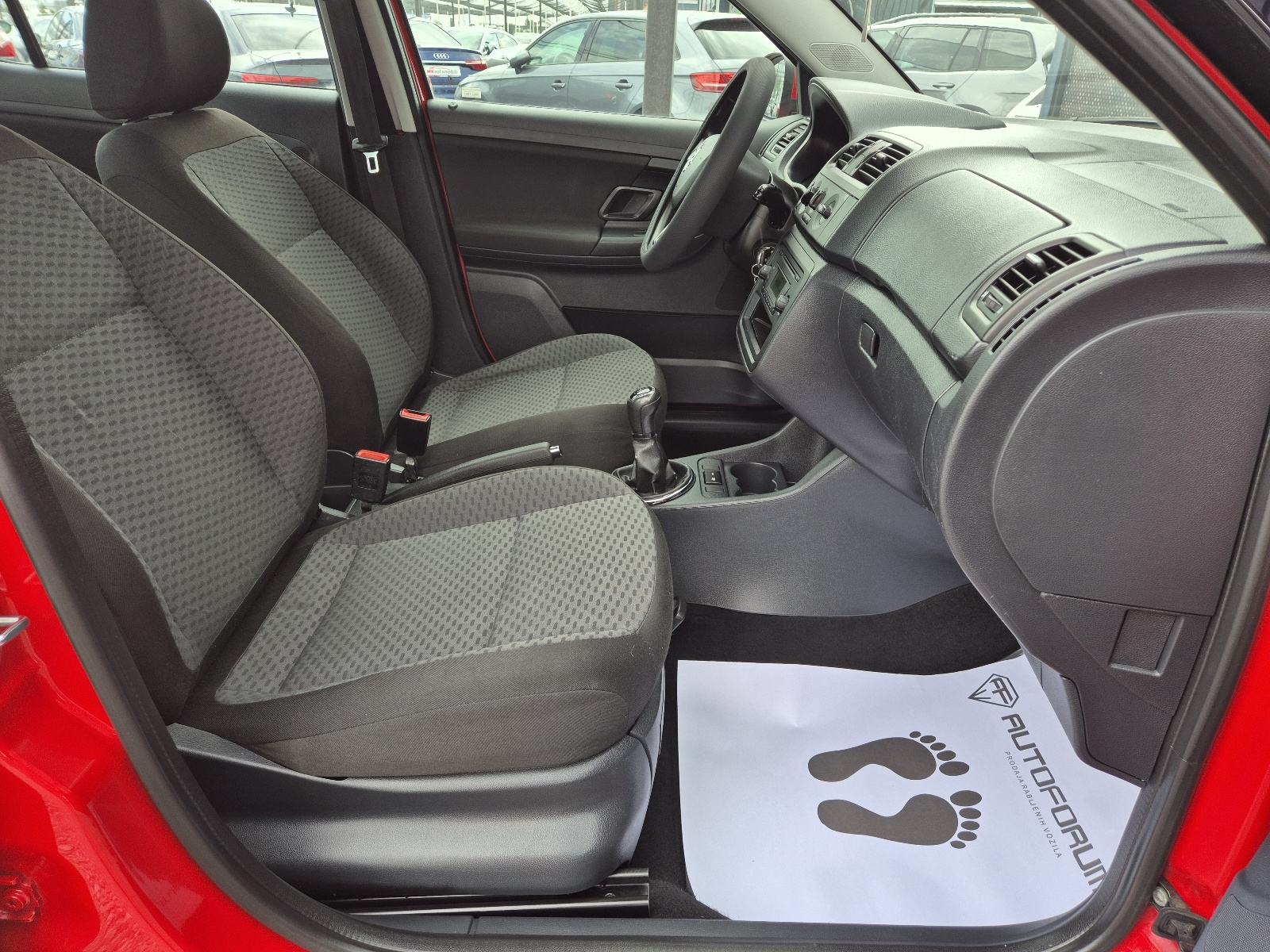 Škoda Fabia 1,6 TDI ** KLIMA , REG 11/2026 , NA IME KUPCA **, fotografija 15