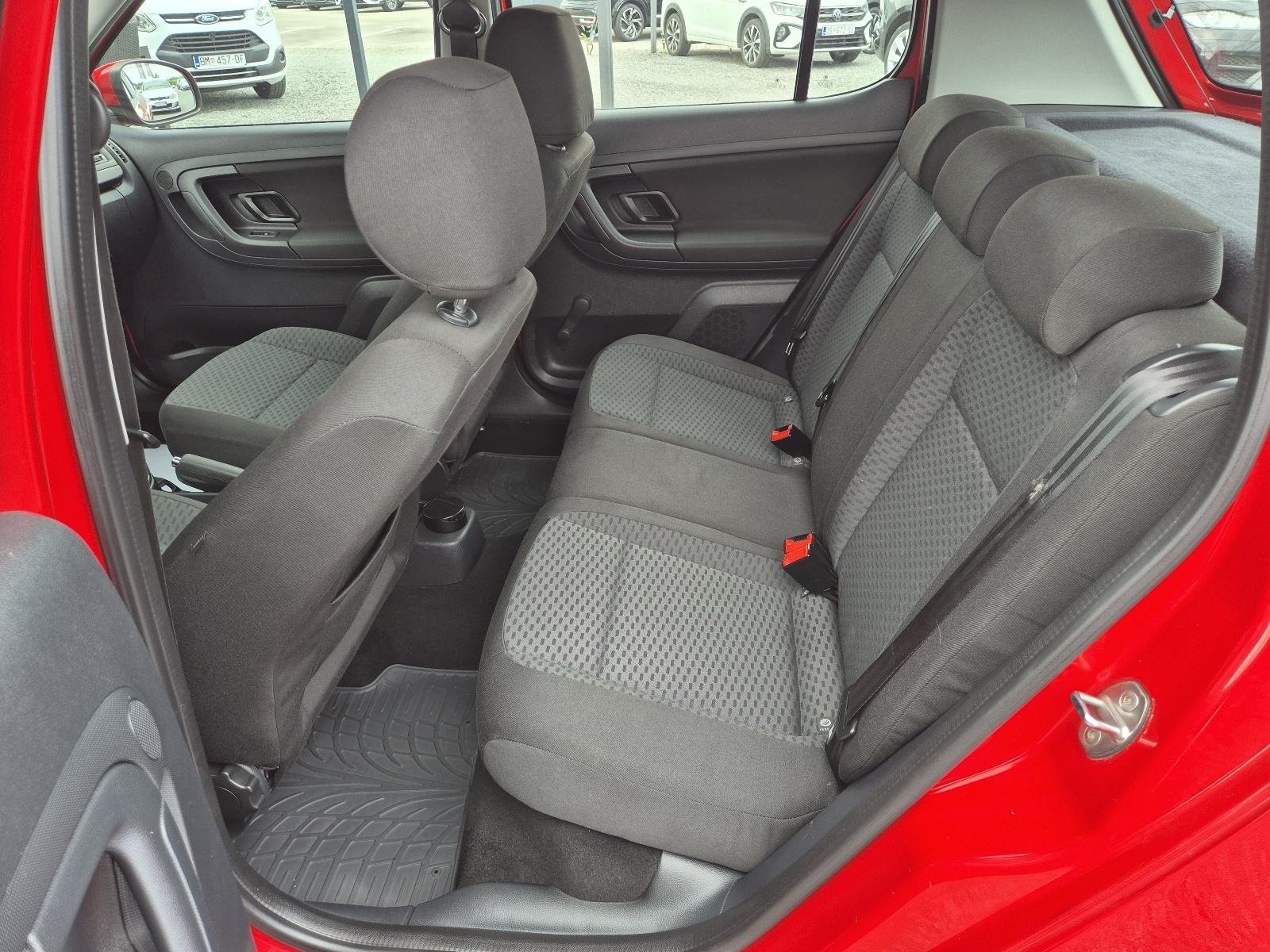 Škoda Fabia 1,6 TDI ** KLIMA , REG 11/2026 , NA IME KUPCA **, fotografija 18
