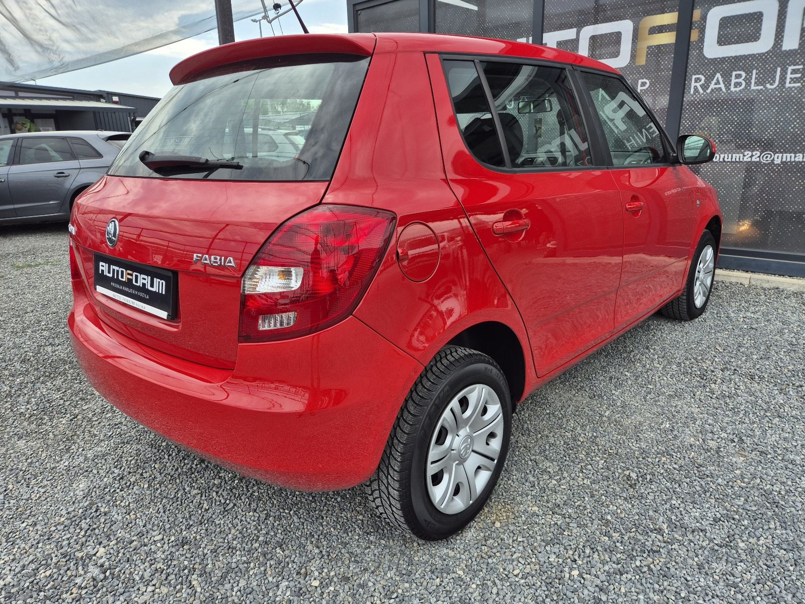 Škoda Fabia 1,6 TDI ** KLIMA , REG 11/2026 , NA IME KUPCA **, fotografija 6