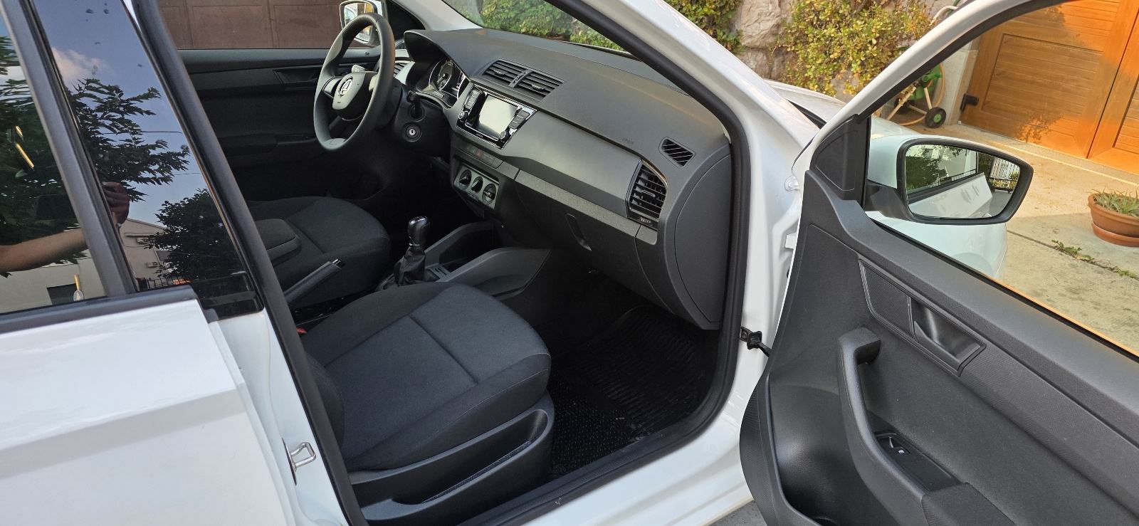 Škoda Fabia Combi 1.0 TSI - 49.000 km - garancija, fotografija 5