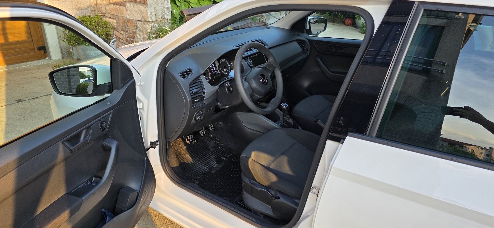 Škoda Fabia Combi 1.0 TSI - 49.000 km - garancija, fotografija 6