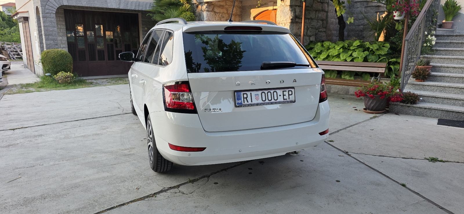 Škoda Fabia Combi 1.0 TSI - 49.000 km - garancija, fotografija 11