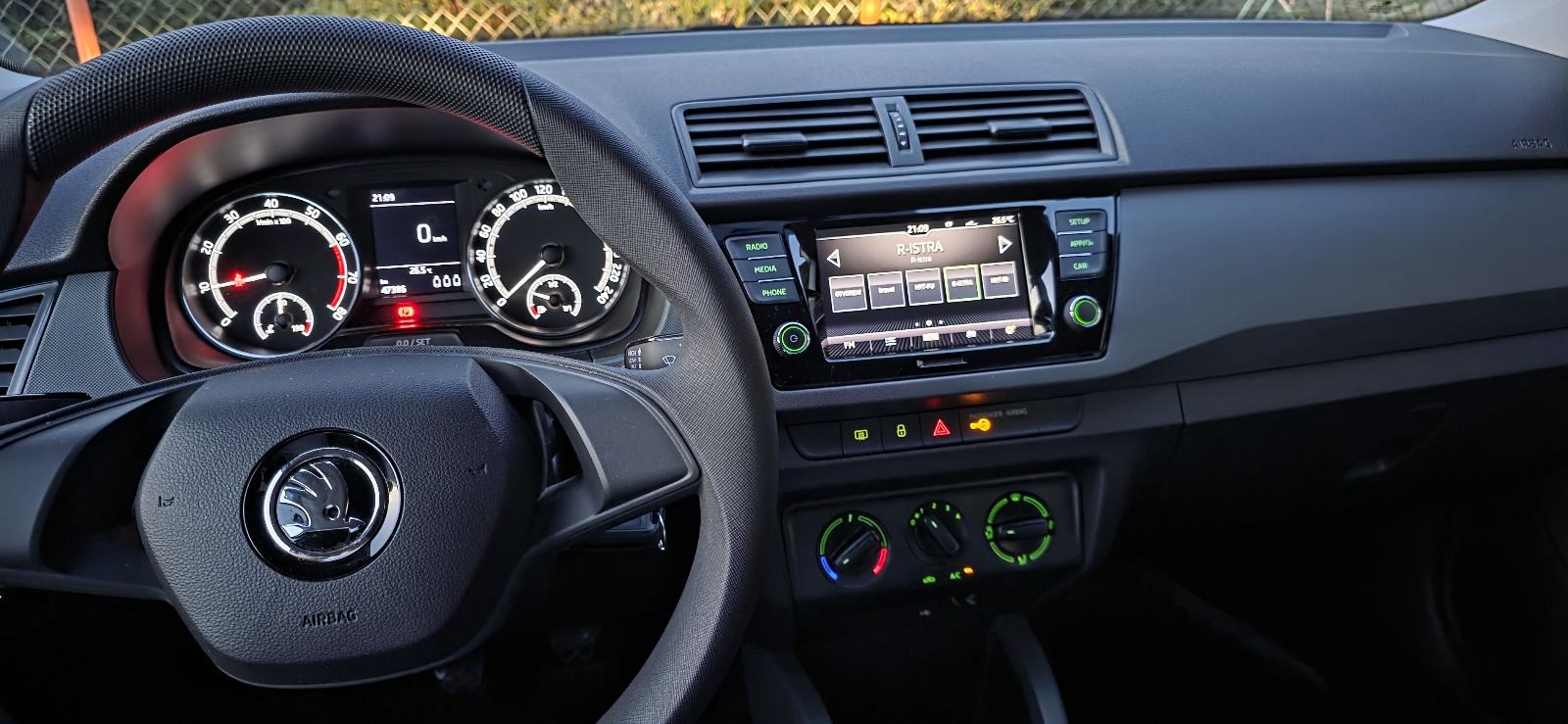 Škoda Fabia Combi 1.0 TSI - 49.000 km - garancija, fotografija 13