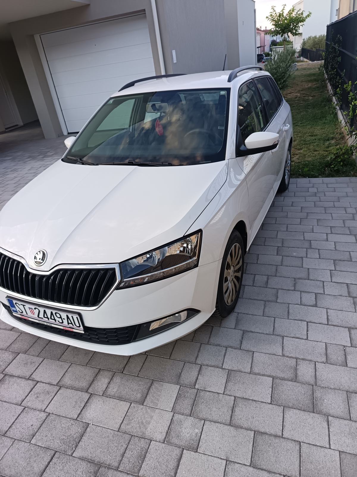 Škoda Fabia Combi 1,0 TSI registrirana do 07. 2027., fotografija 2