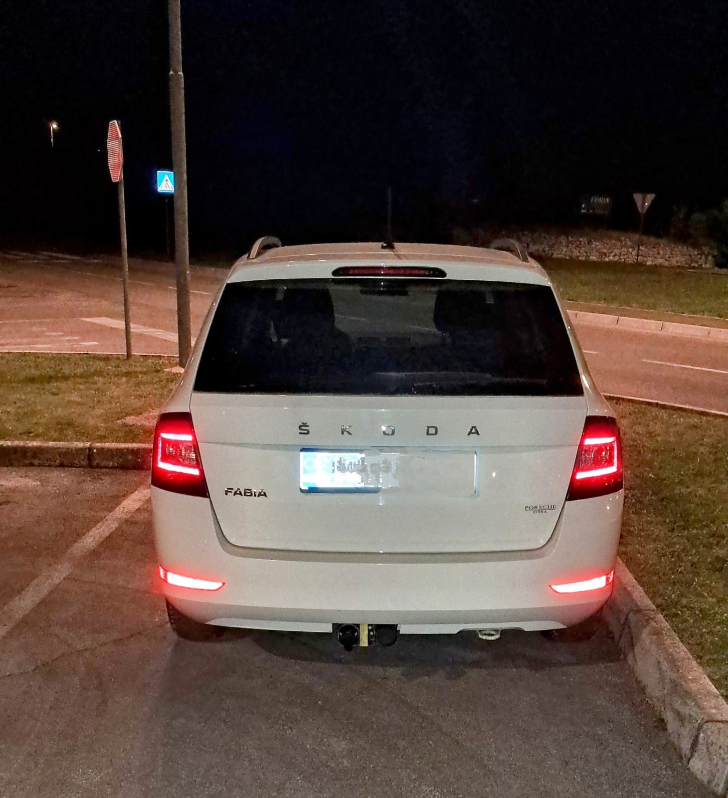 Škoda Fabia Combi 1,0 TSI registrirana do 07. 2027., fotografija 3