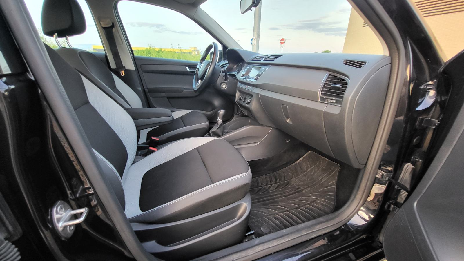 Škoda Fabia Combi 1,4 TDI - Front Assist, tempomat..., fotografija 10