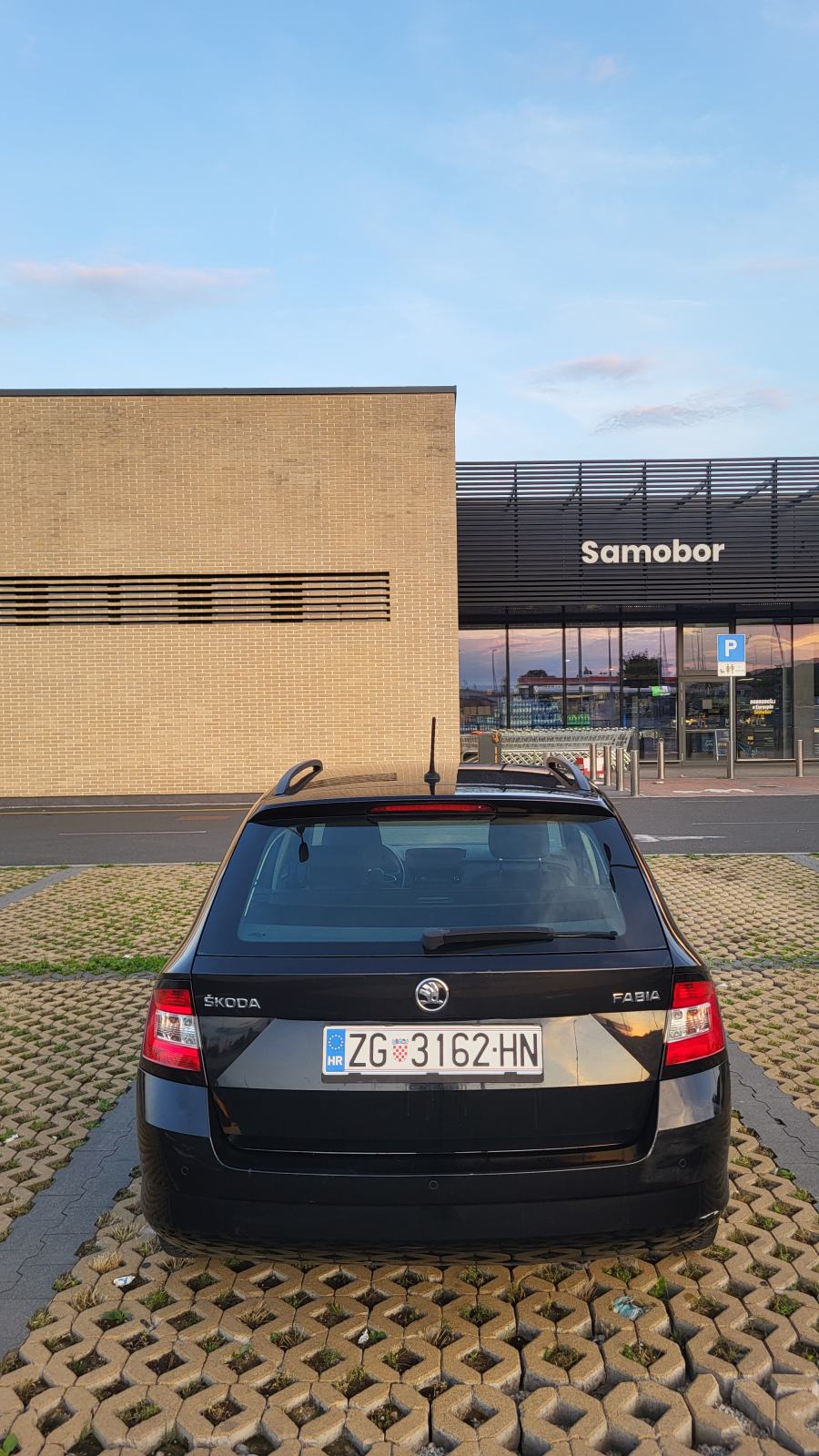 Škoda Fabia Combi 1,4 TDI - Front Assist, tempomat..., fotografija 4