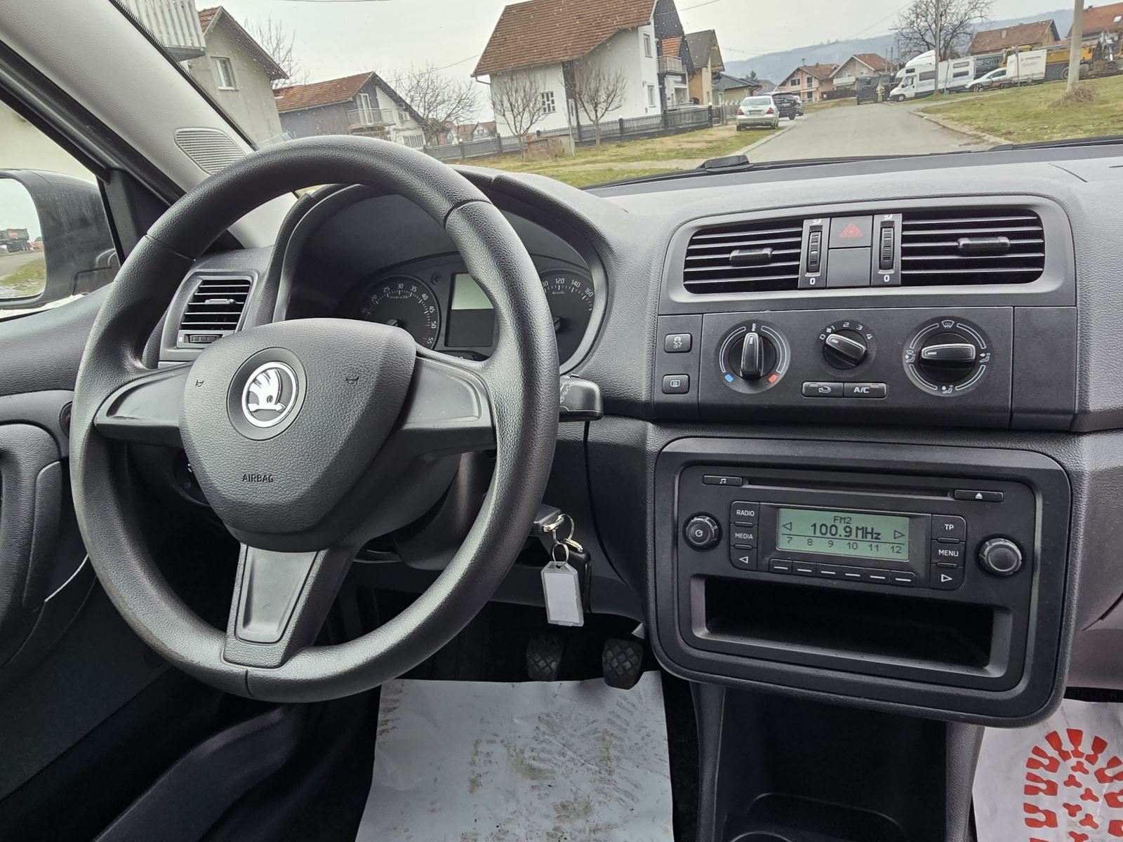 Škoda Fabia Combi 1,6 TDI-2015god.mod-KLIMA-189tkm,1.vlasnik,KARTICE, fotografija 12
