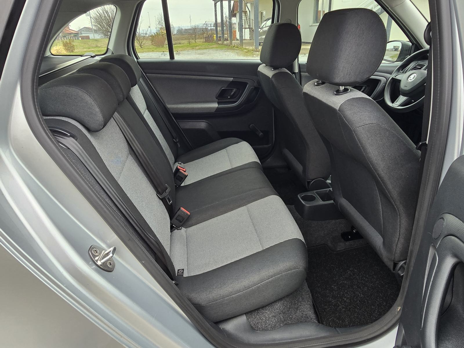 Škoda Fabia Combi 1,6 TDI-2015god.mod-KLIMA-189tkm,1.vlasnik,KARTICE, fotografija 16
