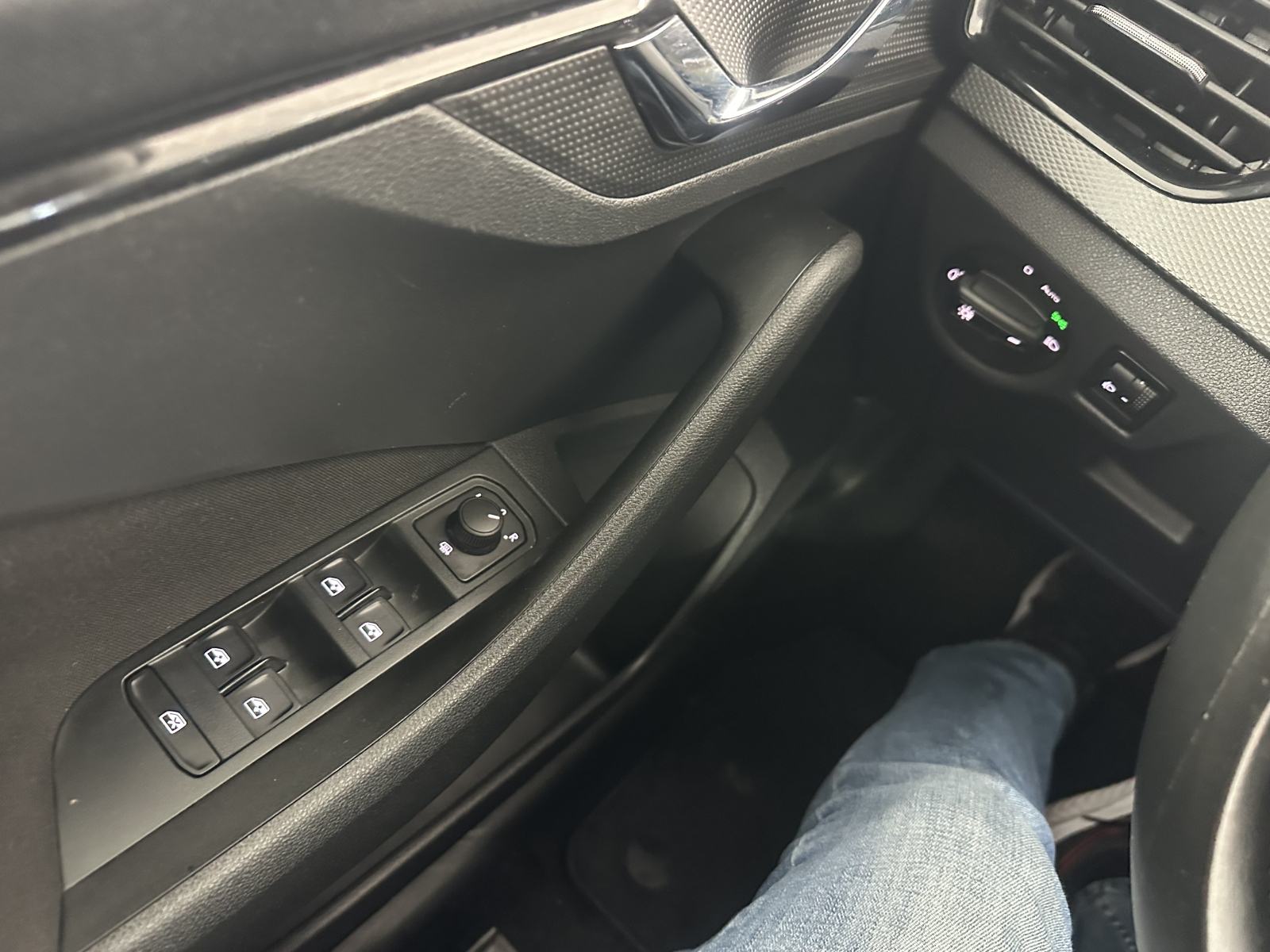 Škoda Kamiq 1,0 TSI 70 kw.2023.SAMO 47.900 KM, fotografija 8