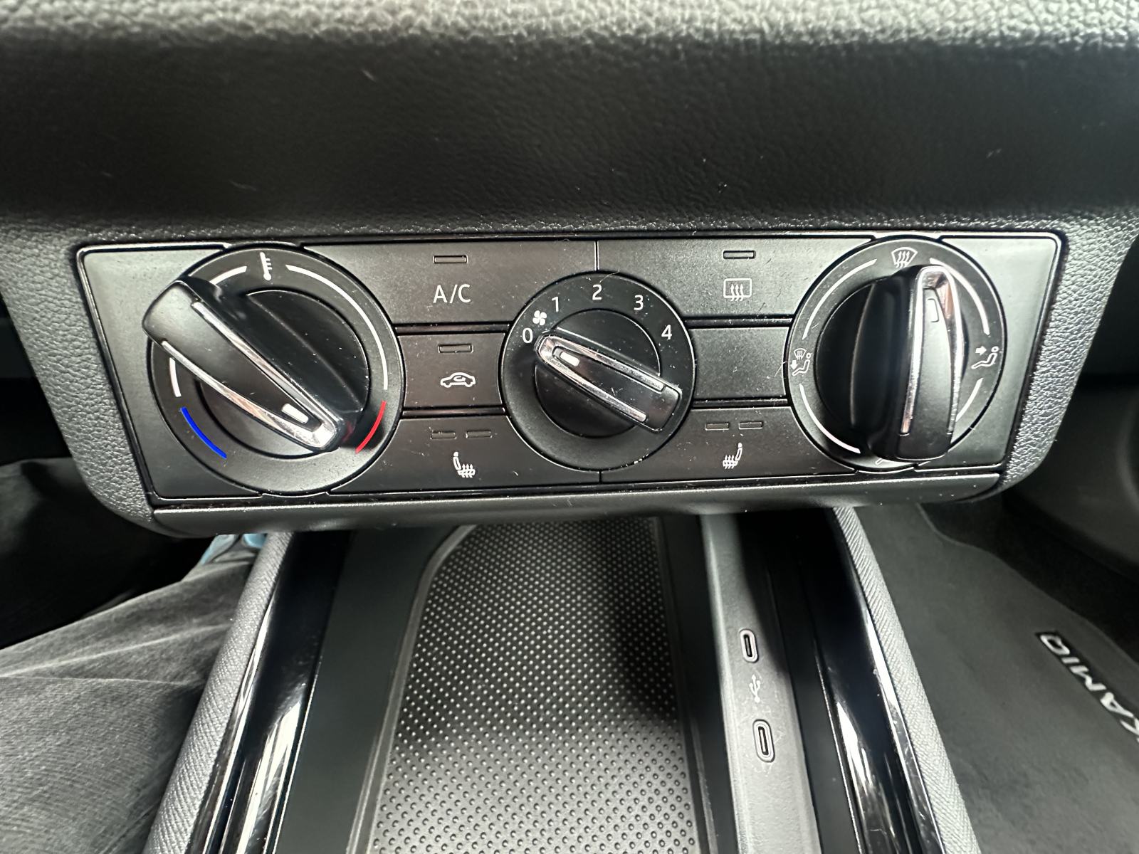 Škoda Kamiq 1.0 TSI 81 kW.LED.GRET.SEDEŽEV.SAMO 82.000 KM, fotografija 15