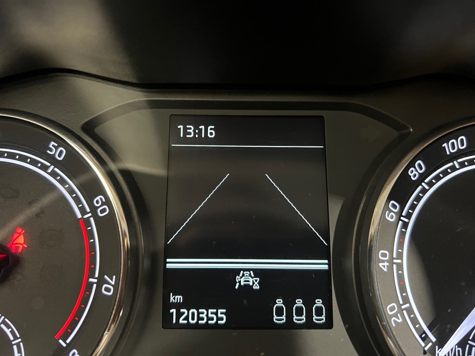 Škoda Kamiq 1.0 TSI AMBITION, fotografija 16