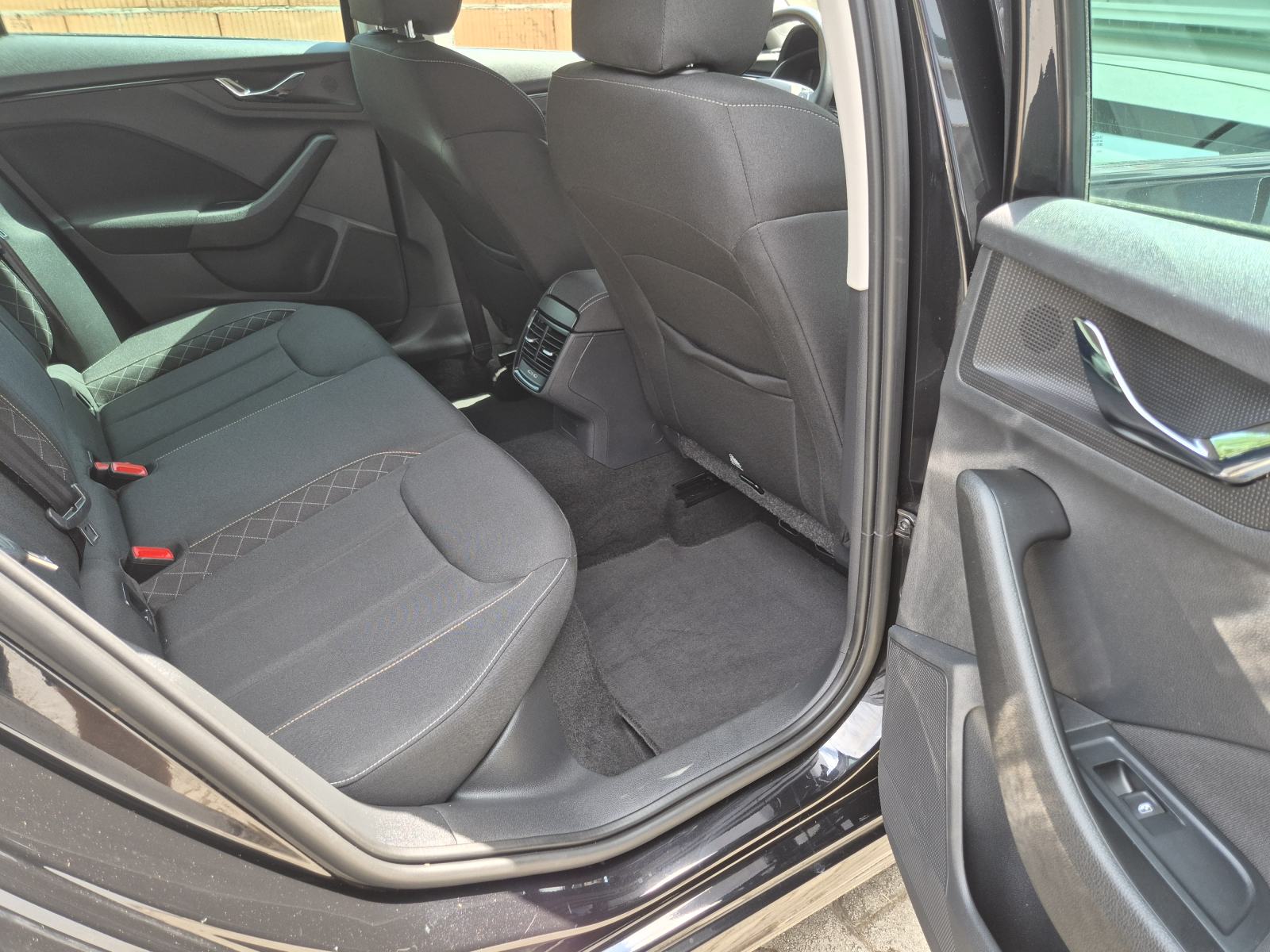 Škoda Kamiq 1,0 TSI Clever, fotografija 7