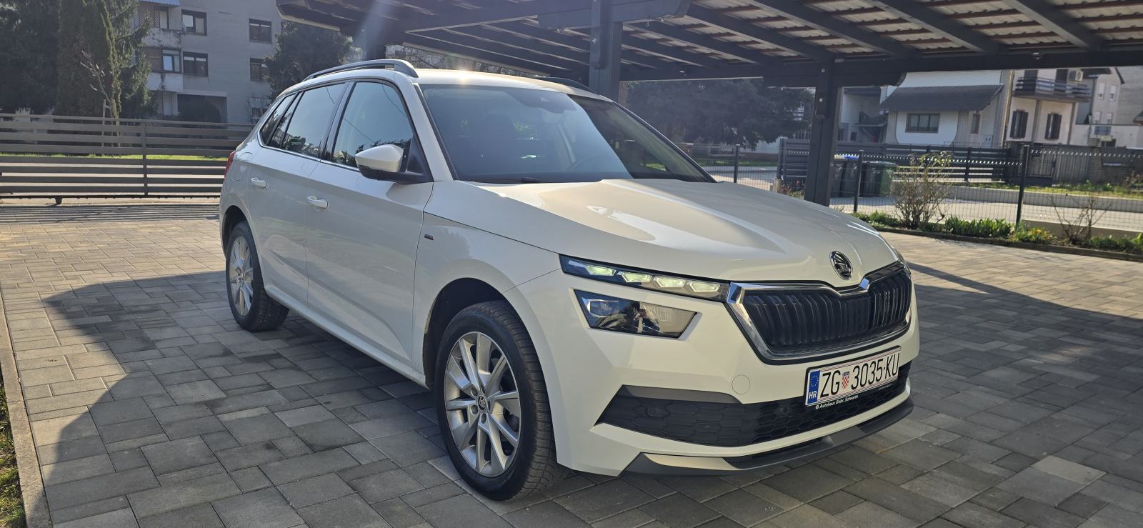 Škoda Kamiq 1,0 TSI Clever DSG/VIRTUAL/KEYLESS/ADTEMP/KUKA/SENZORI/KAM, fotografija 3