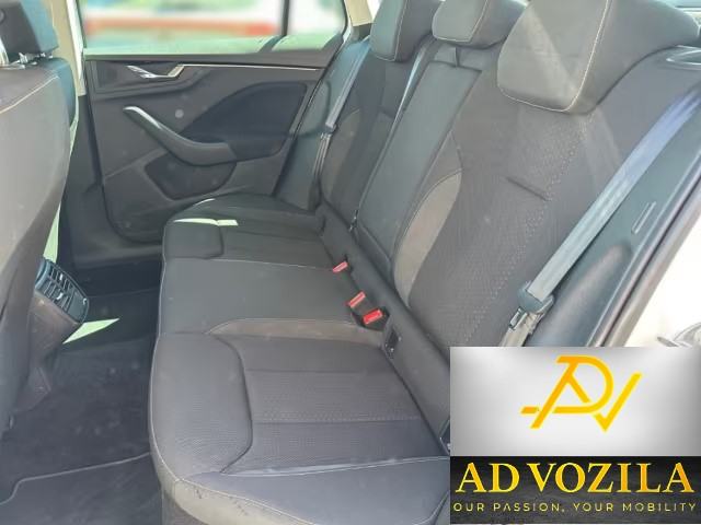Škoda Kamiq 1,0TSI,Scoutline GmbH,Navig.P.Senz.€18.400do reg.!, fotografija 11