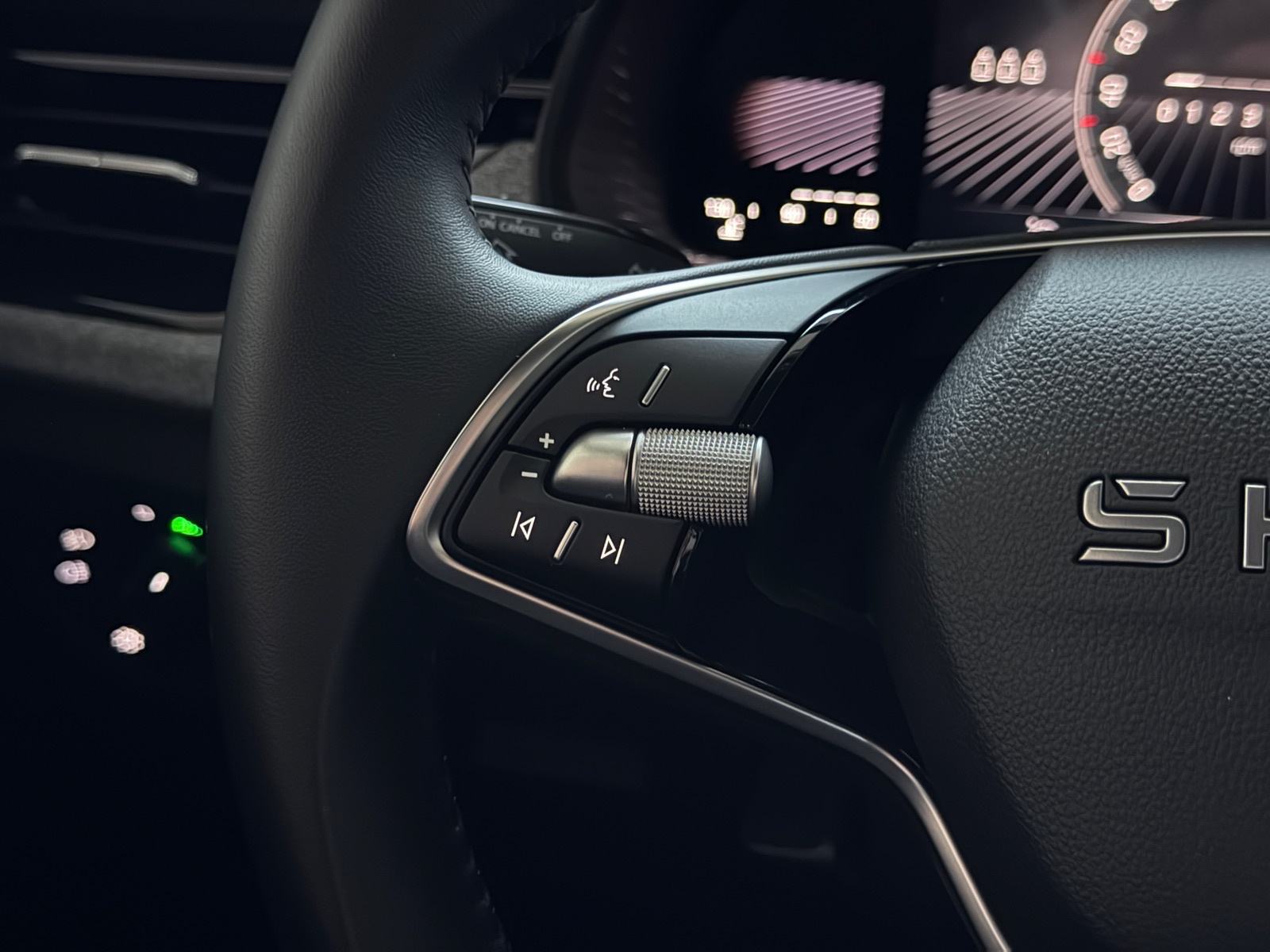 Škoda Kamiq 1,0 TSI LED, 1VL, TVORNIČKO JAMSTVO, LEASING BEZ UČEŠĆA, fotografija 19