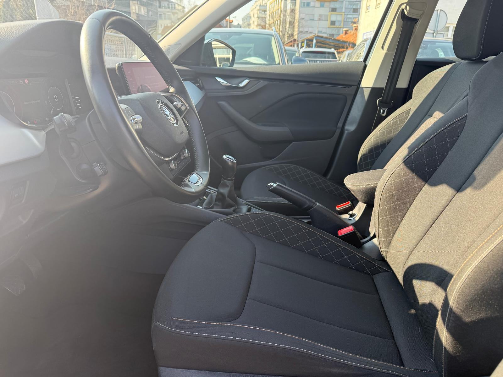 Škoda Kamiq 1,0 TSI, PDC, NAVI, TEMPOMAT, 4X GARANCIJA!!!, fotografija 14