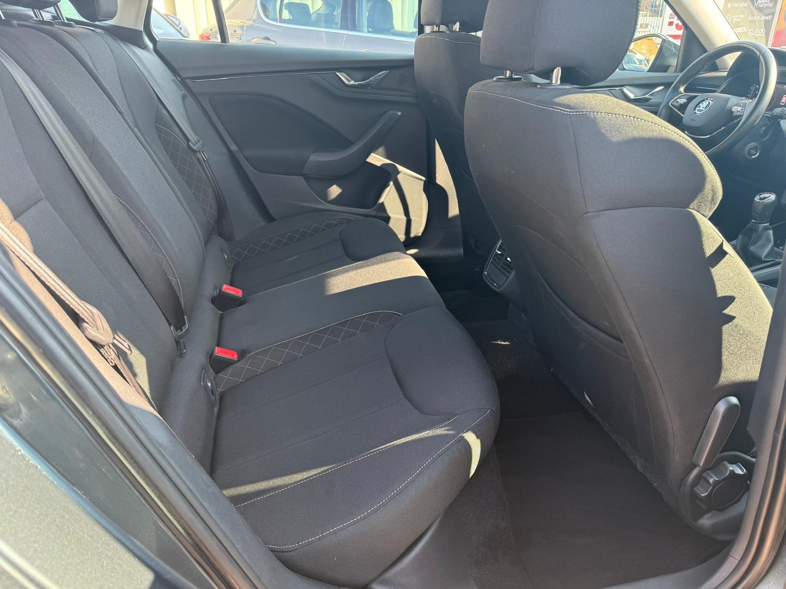 Škoda Kamiq 1,0 TSI, PDC, NAVI, TEMPOMAT, 4X GARANCIJA!!!, fotografija 17