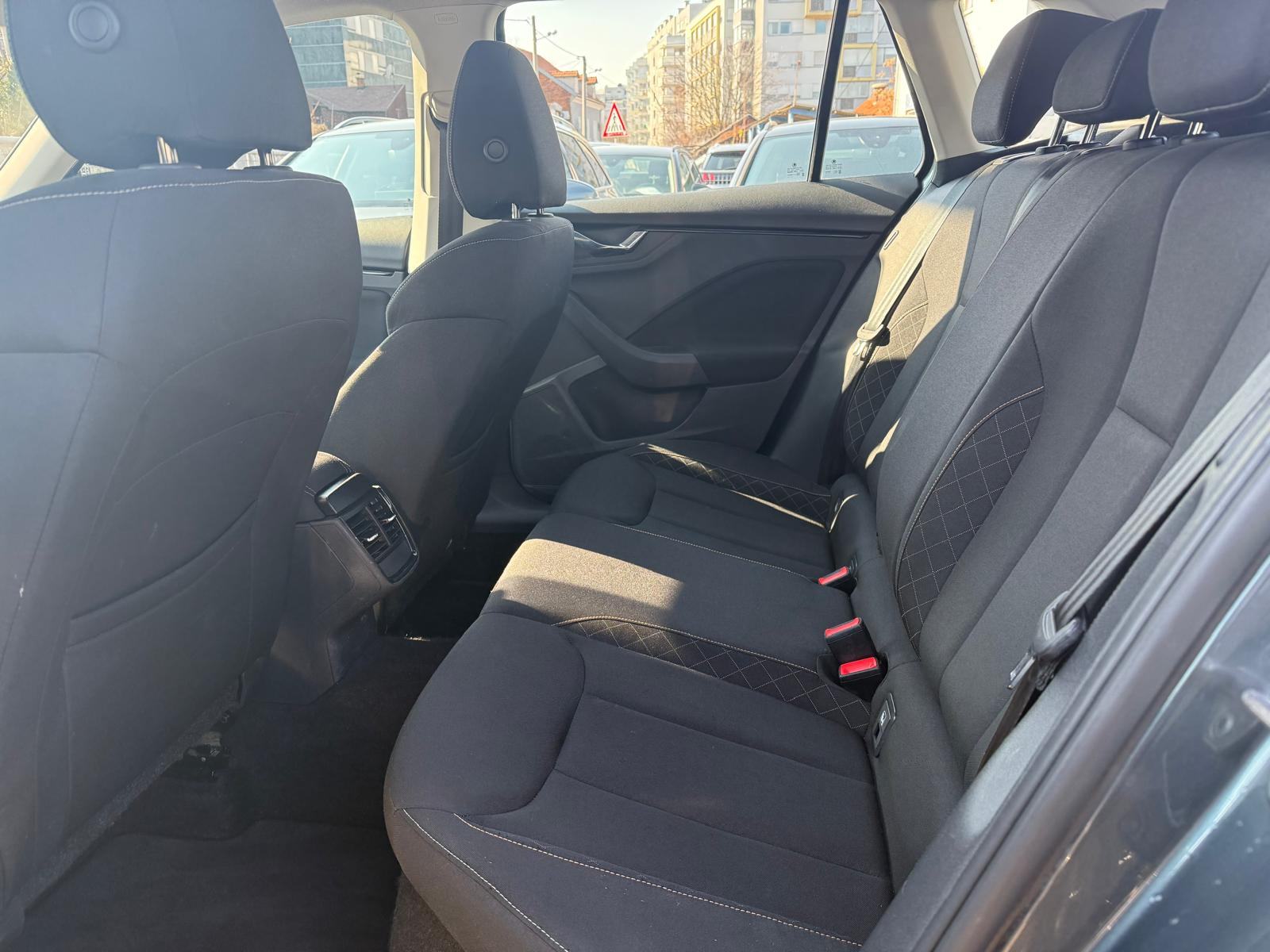 Škoda Kamiq 1,0 TSI, PDC, NAVI, TEMPOMAT, 4X GARANCIJA!!!, fotografija 16
