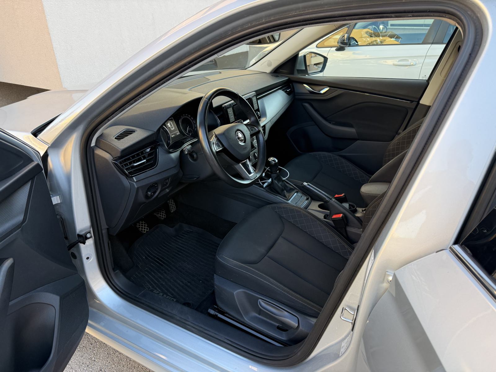 Škoda Kamiq 1,0 TSI, fotografija 8