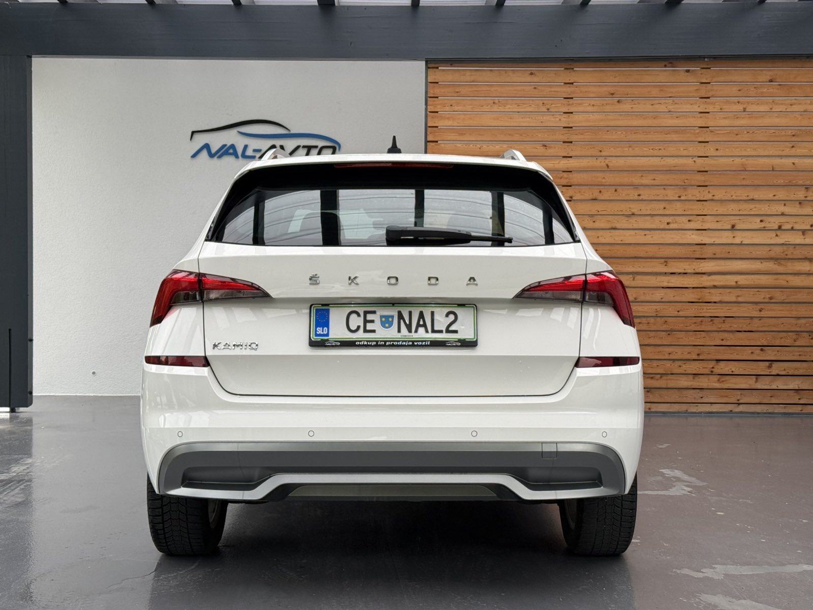 Škoda Kamiq 1,0 TSI SLO.VOZILO-LED-LANE ASSIST-16 COL-TEMPOMAT, fotografija 5