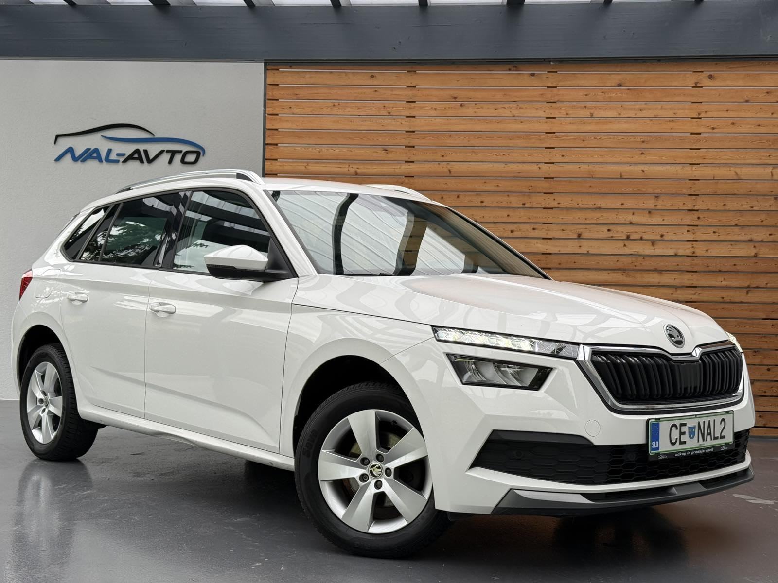 Škoda Kamiq 1,0 TSI SLO.VOZILO-LED-LANE ASSIST-16 COL-TEMPOMAT, fotografija 3