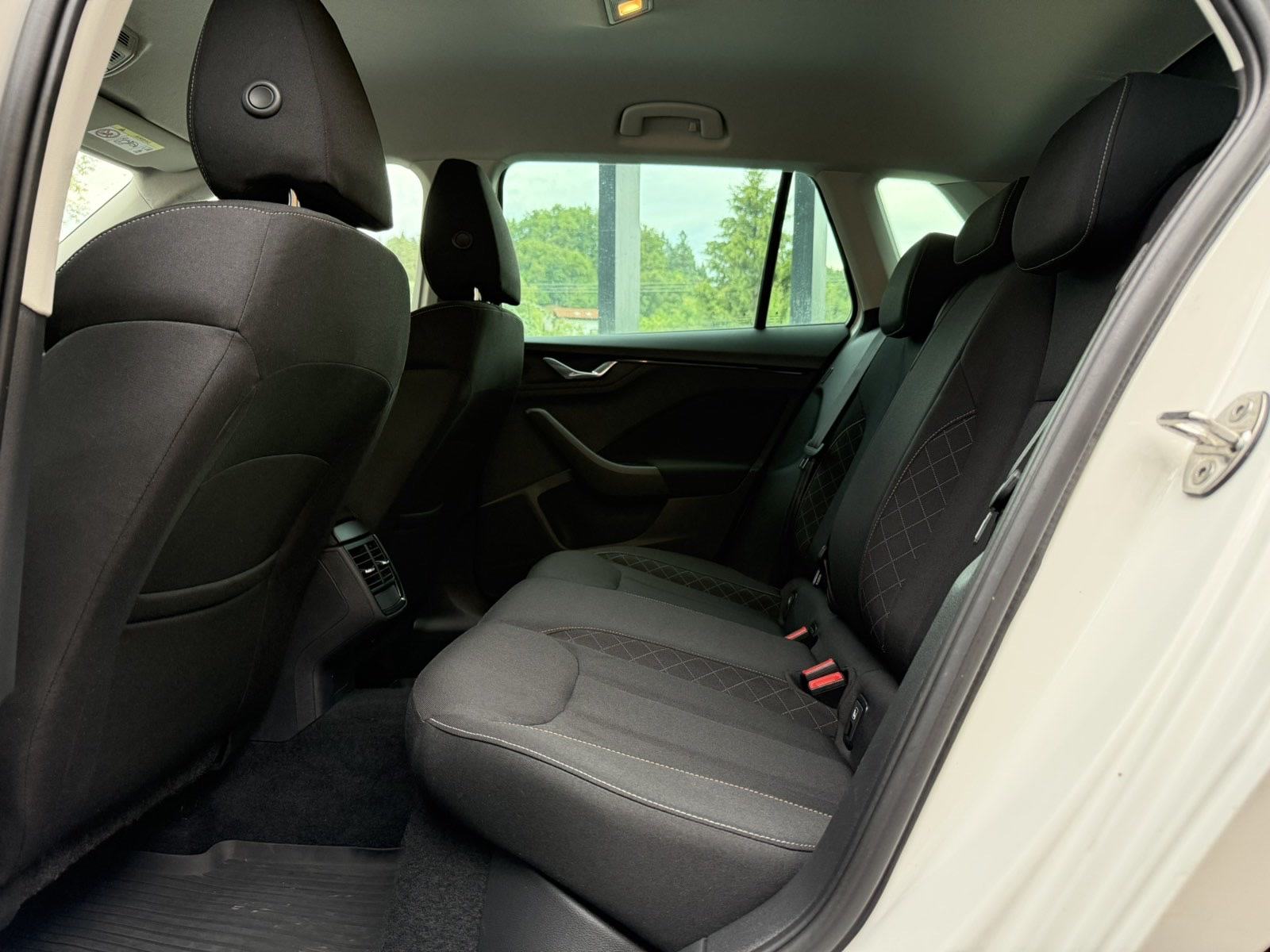 Škoda Kamiq 1,0 TSI SLO.VOZILO-LED-LANE ASSIST-16 COL-TEMPOMAT, fotografija 11