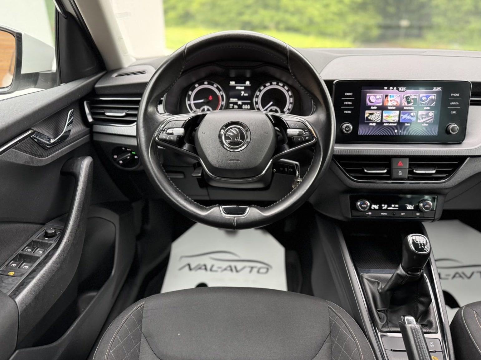 Škoda Kamiq 1,0 TSI SLO.VOZILO-LED-LANE ASSIST-16 COL-TEMPOMAT, fotografija 9