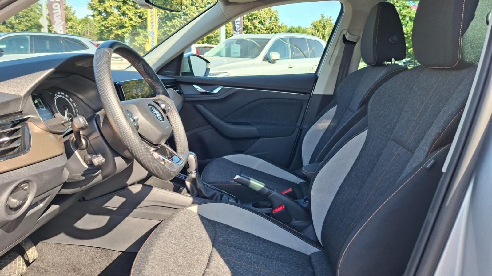 Škoda Kamiq 1.5 TSI STYLE, KAMERA, BT, TEMPOMAT, JAMSTVO, fotografija 15