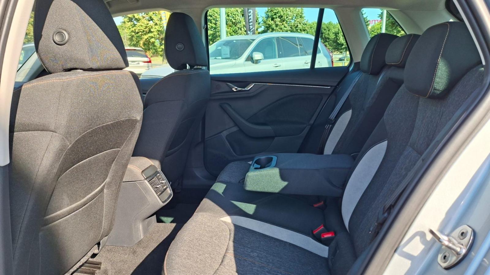 Škoda Kamiq 1.5 TSI STYLE, KAMERA, BT, TEMPOMAT, JAMSTVO, fotografija 16
