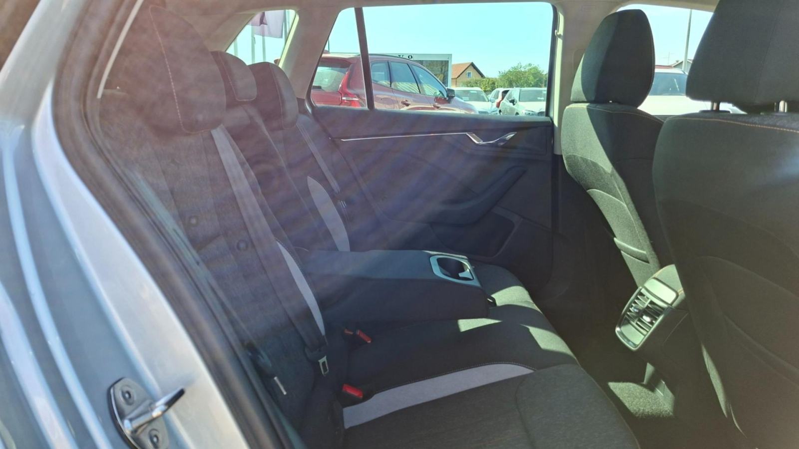 Škoda Kamiq 1.5 TSI STYLE, KAMERA, BT, TEMPOMAT, JAMSTVO, fotografija 18