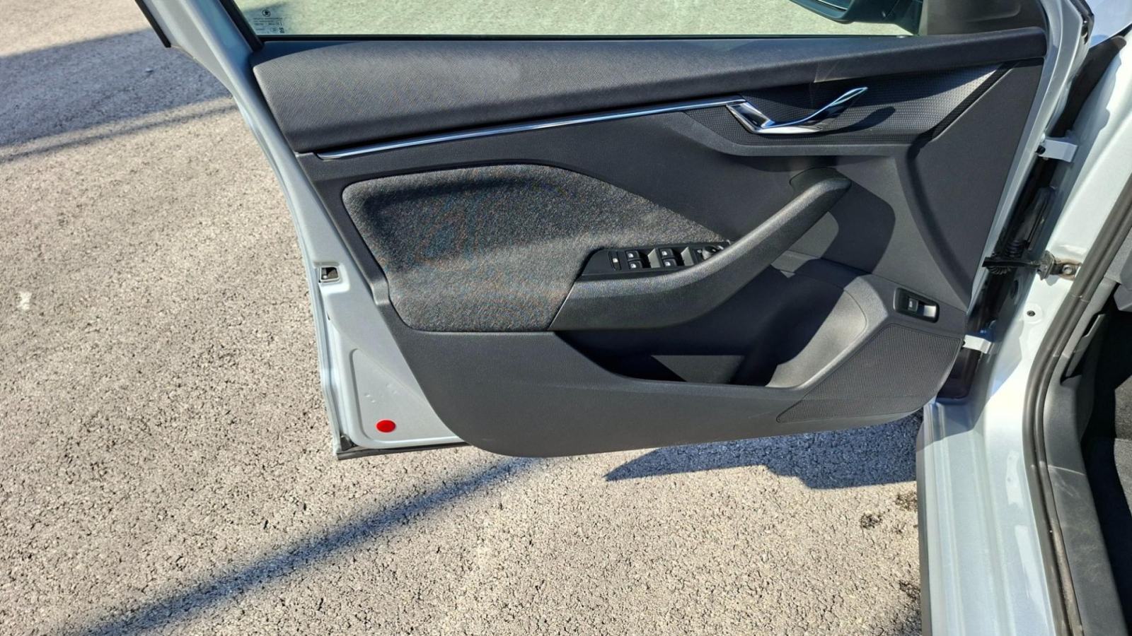 Škoda Kamiq 1.5 TSI STYLE, KAMERA, BT, TEMPOMAT, JAMSTVO, fotografija 19