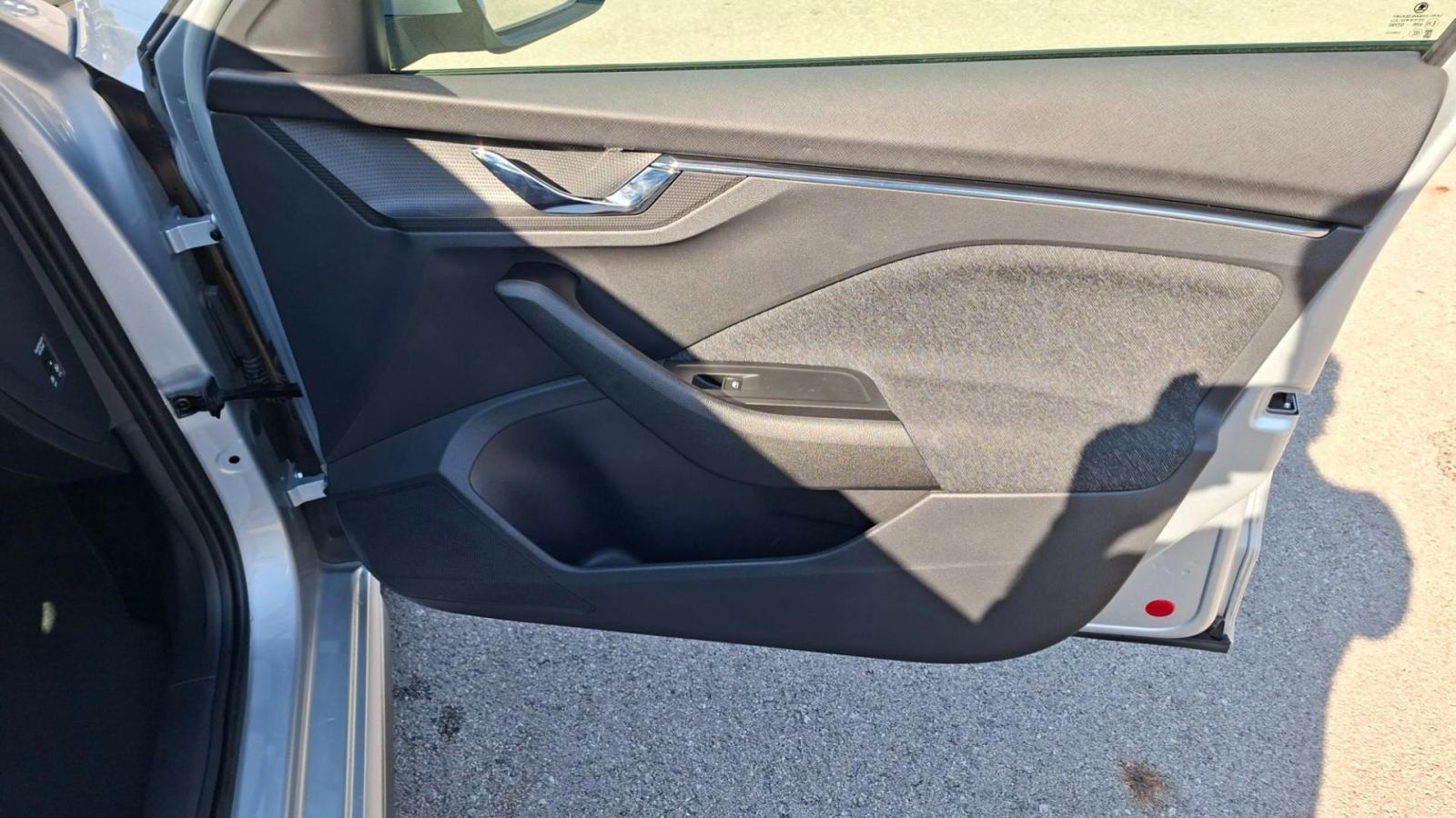 Škoda Kamiq 1.5 TSI STYLE, KAMERA, BT, TEMPOMAT, JAMSTVO, fotografija 20