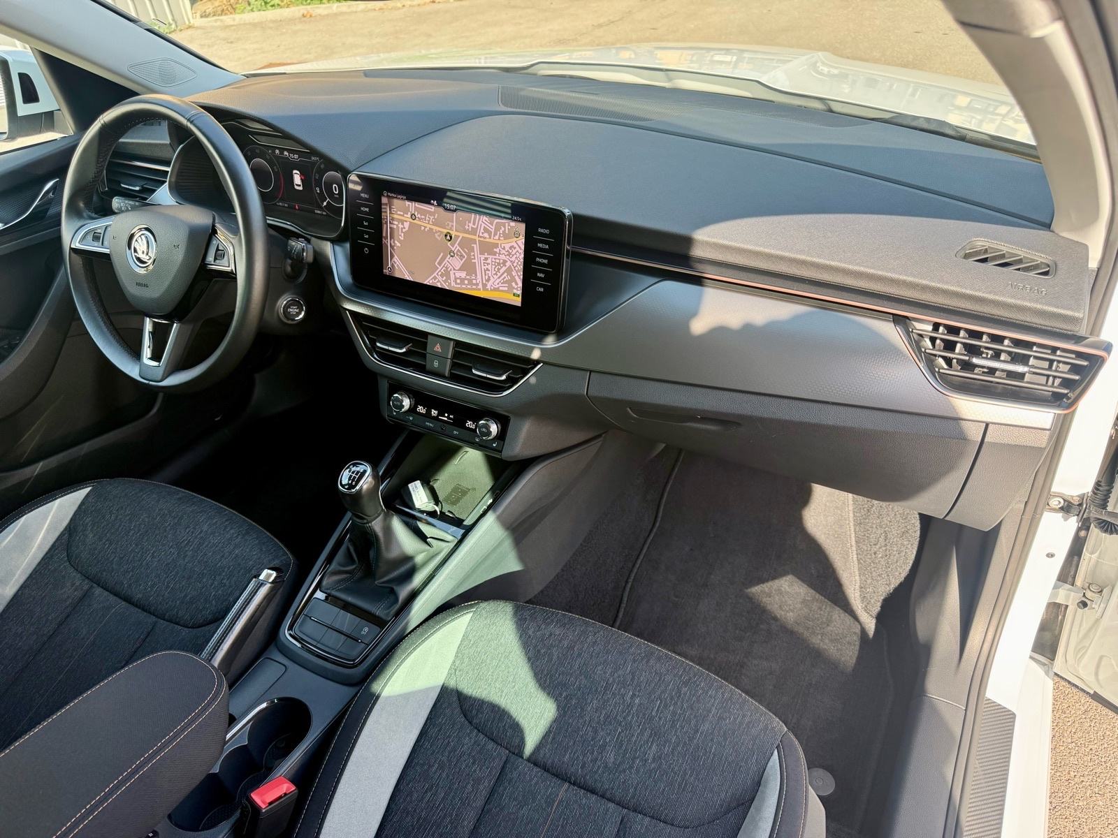 ⭐️ŠKODA KAMIQ 1.5TSI STYLE LED,ALU 18",NAVI,VIRTUAL⭐️GARANCIJA⭐️, fotografija 7