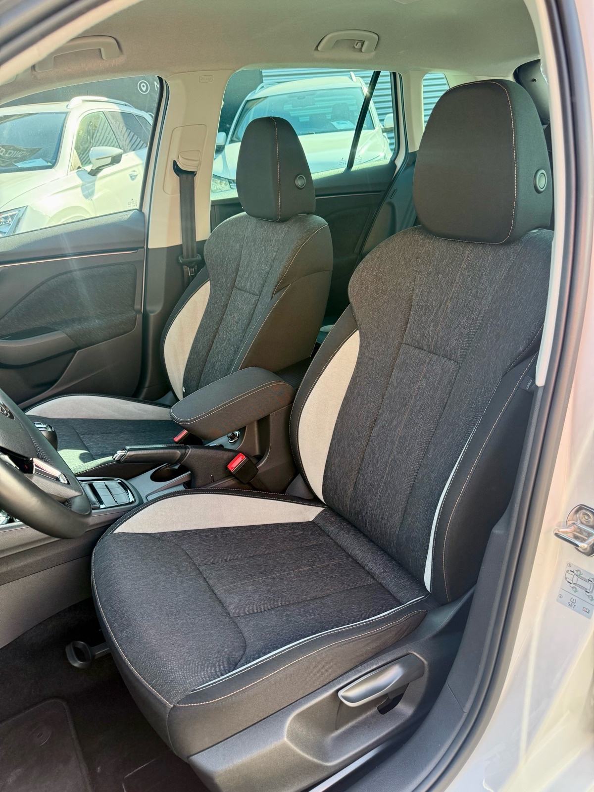 ⭐️ŠKODA KAMIQ 1.5TSI STYLE LED,ALU 18",NAVI,VIRTUAL⭐️GARANCIJA⭐️, fotografija 8