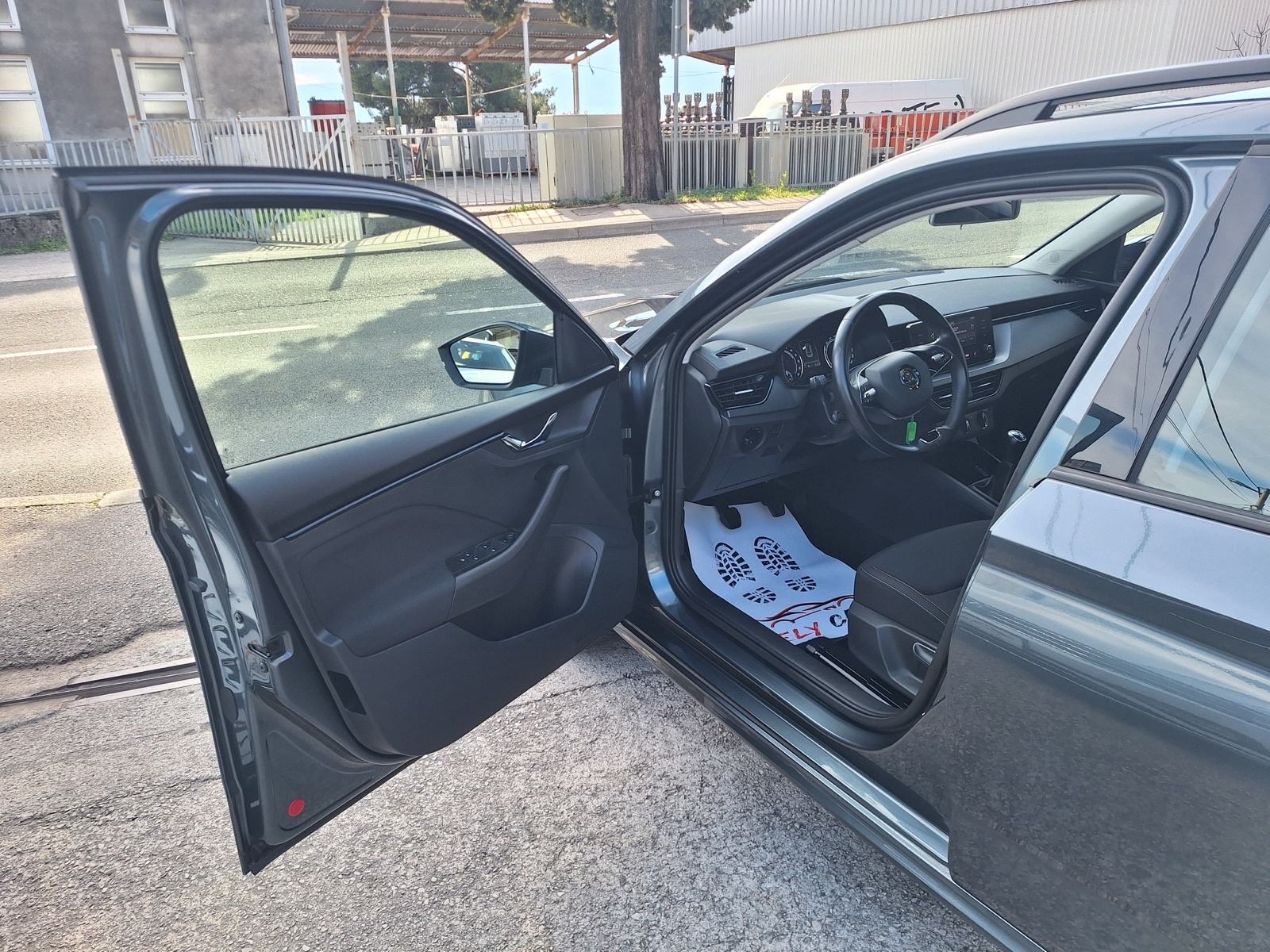Škoda Kamiq 1,6 TDI 115KS .LED/u suautavu pdv, fotografija 10